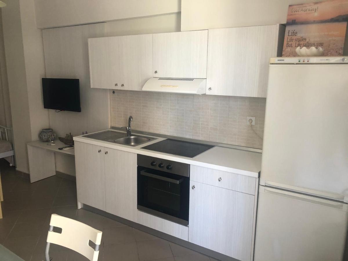 Makis Apartments Touzla Офринио Экстерьер фото